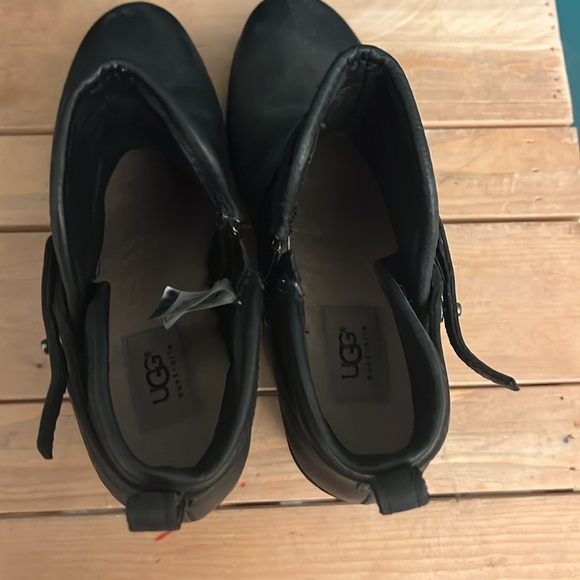 Black UGG dress boots - Picture 4 of 8